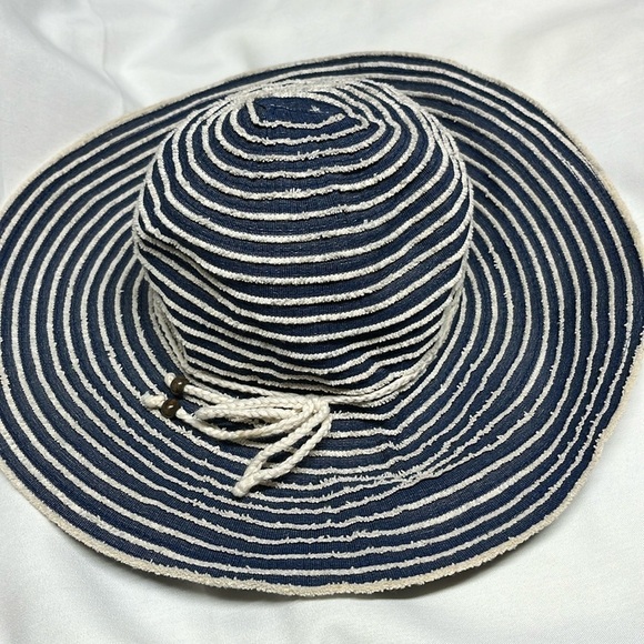 Wide Brim Sun Hat - Picture 1 of 11
